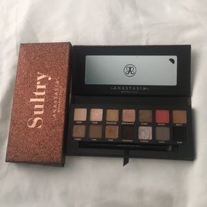 COPY - ABH Sultry Eyeshadow Palette W/ Brush